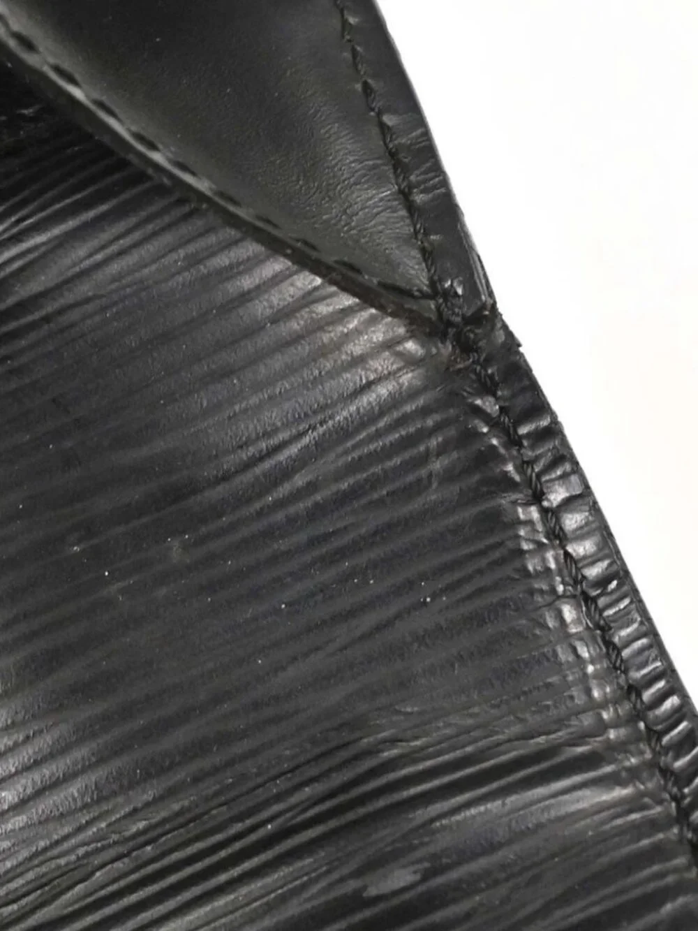 LOUIS VUITTON PORTE DOCUMENTS BANDOULIERE HANDBAG